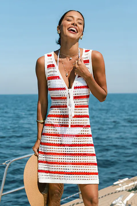Robe cover up sans manches à col plongeant courte