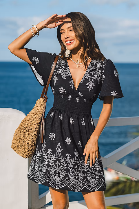 Robe courte fleurie romantique