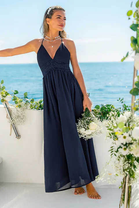 Robe longue bleue tissée col plongeant