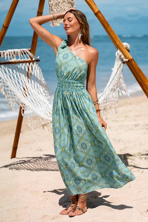 Robe longue ornée à l’allure aérienne