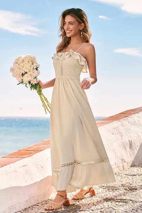Robe longue beige smockée