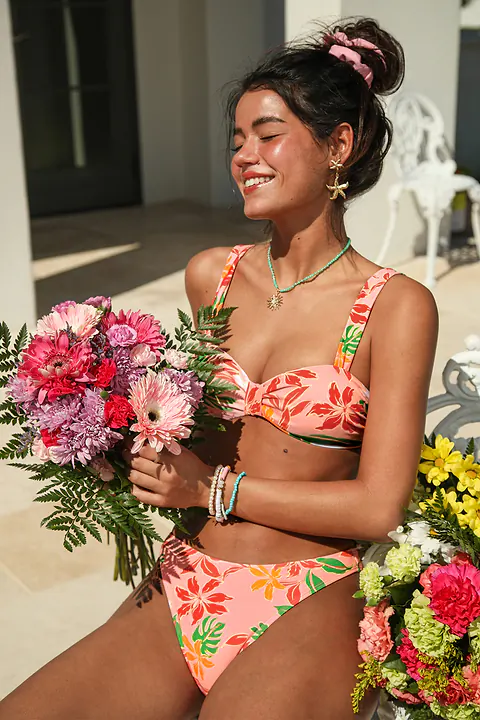 Bikini floral bretelles ajustables et bas extra échancré